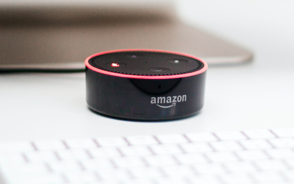 What The Green Ring On Your Amazon Echo Means (& How To Turn It Off)